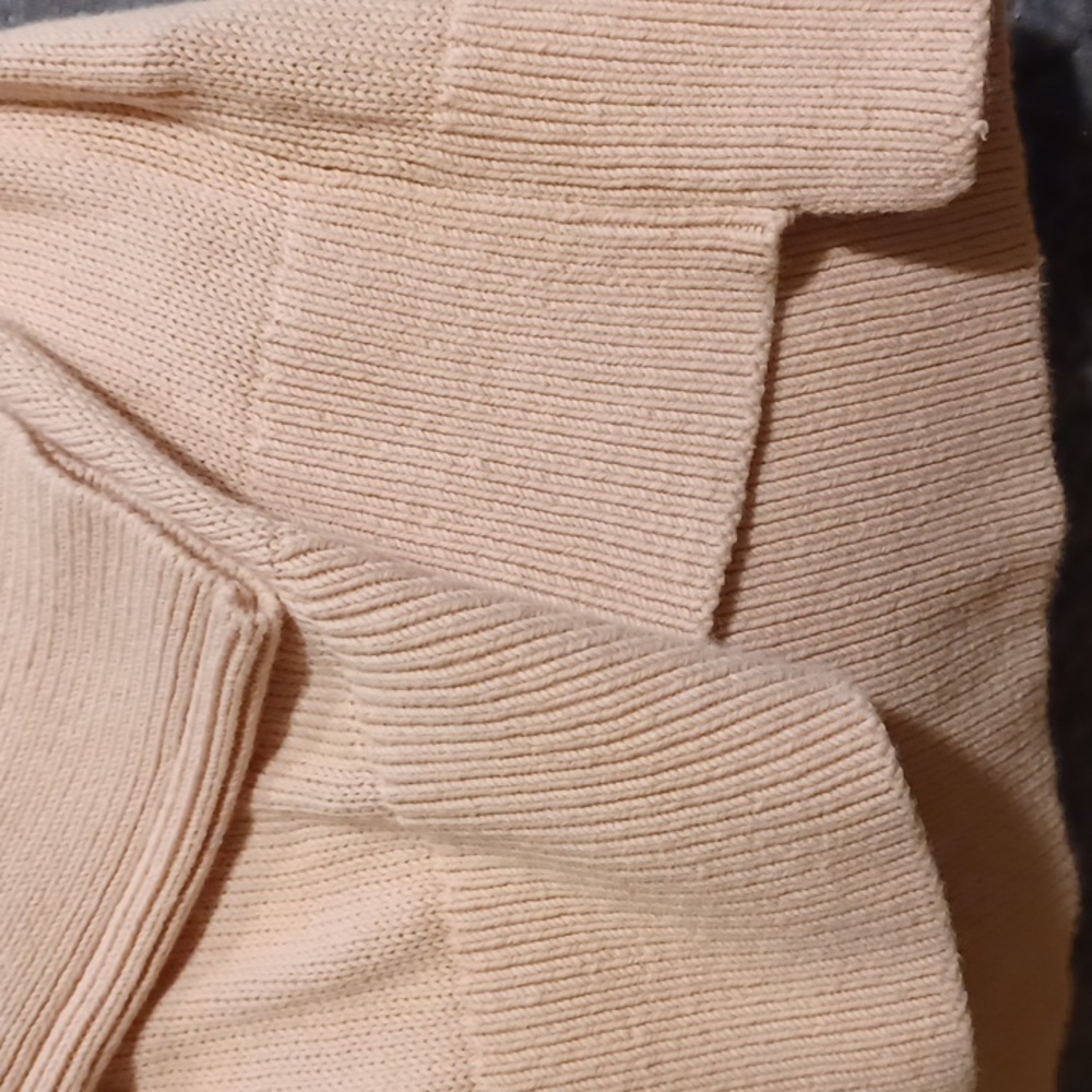 Everlane Sweater - Picture 6 of 8